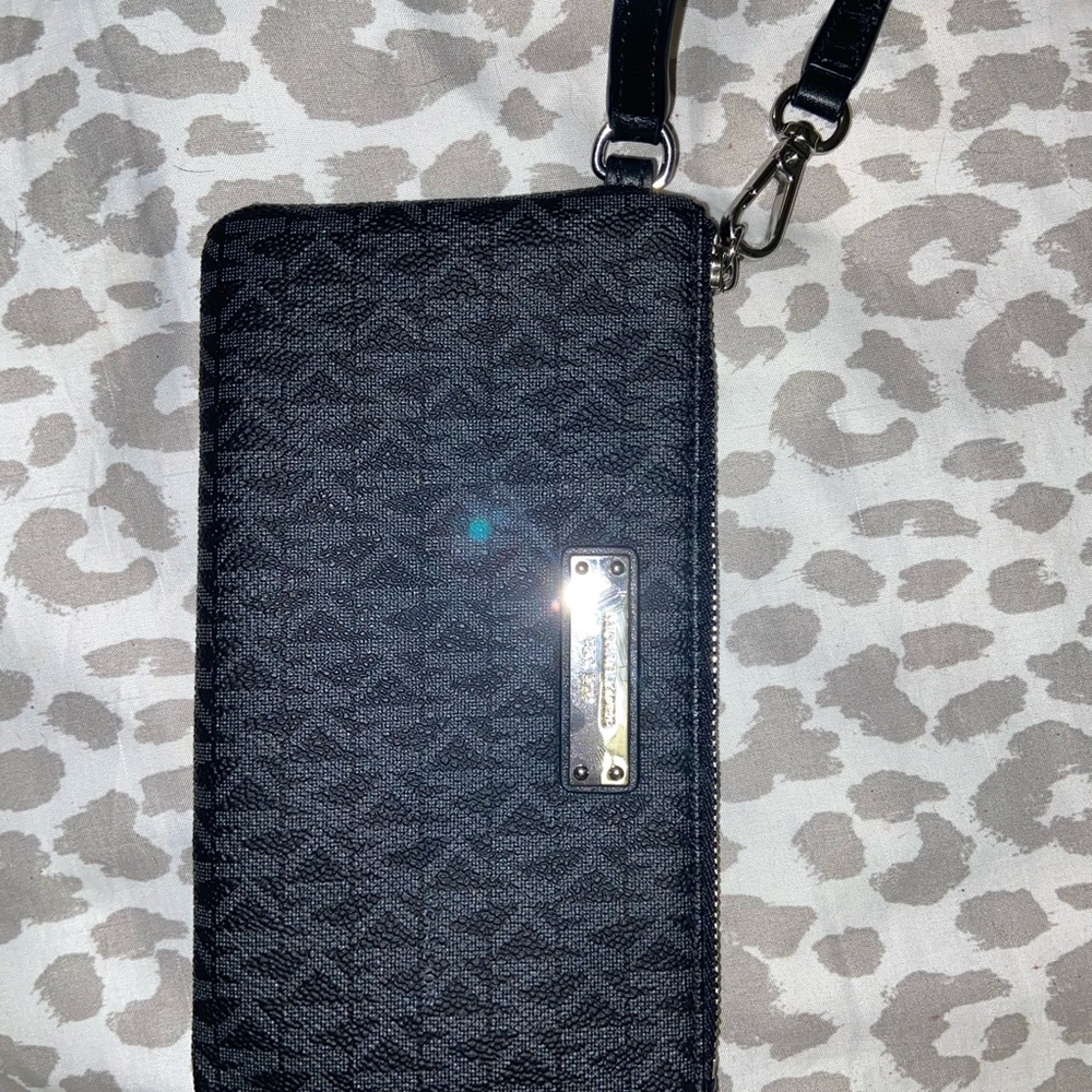 Micheal kors wristlet